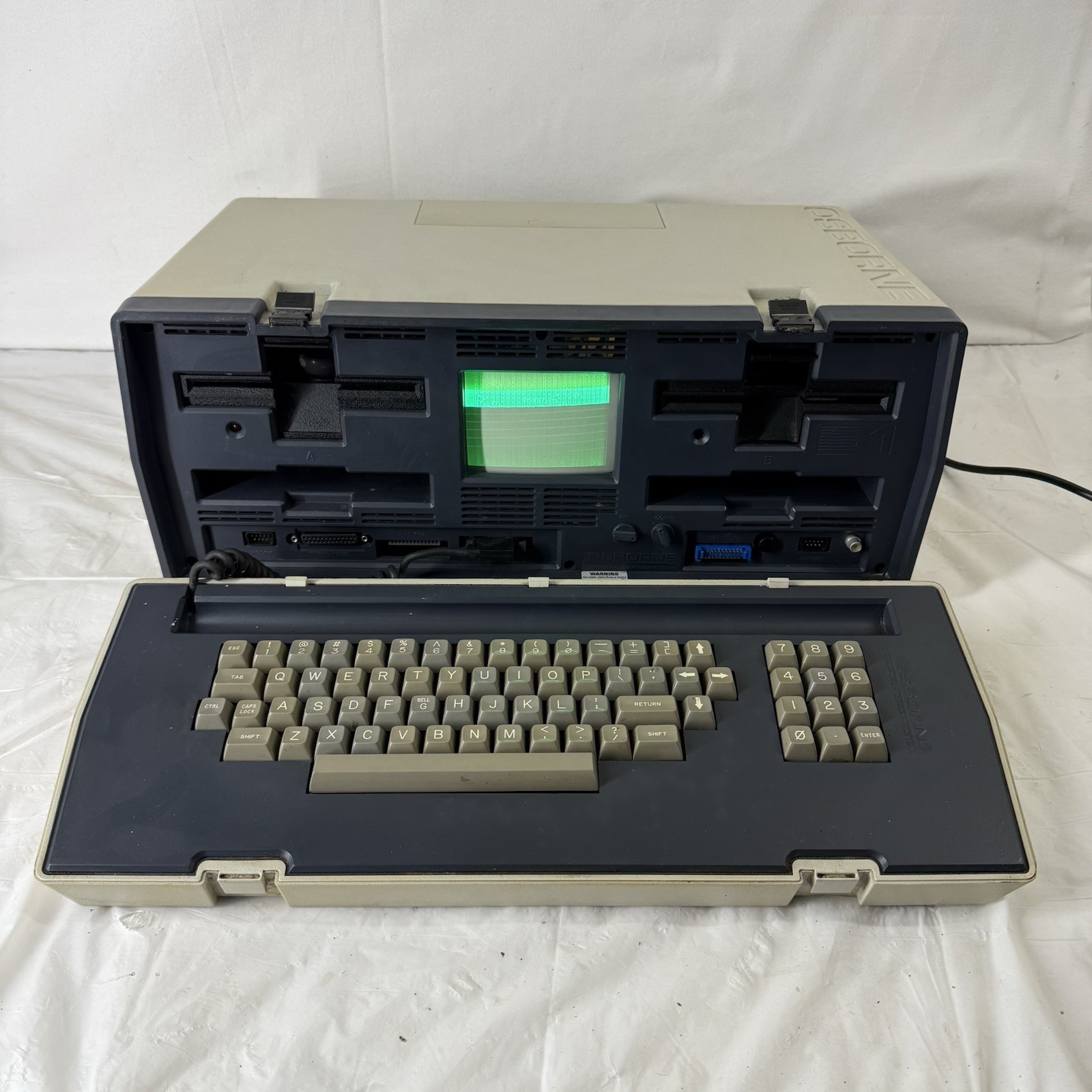 E1 Vintage Osborne 1 Model OCC 1 Rev 1.44 Portable Computer Powers On Untested