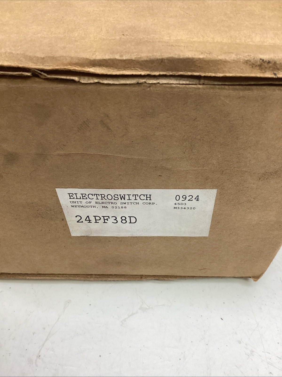 Electro switch Breaker Control 24PF38D NIB
