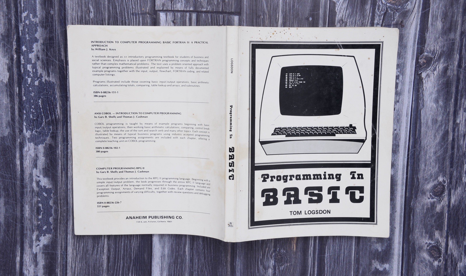 Vintage Commodore 64 VIC20 128 Atari 800 + Programming in Basic Tom Logsdon Book
