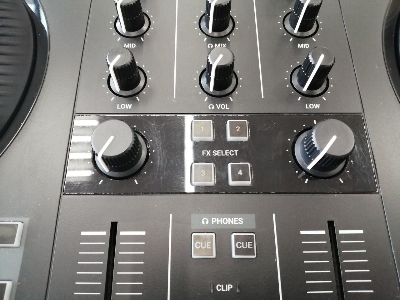 NATIVE INSTRUMENTS TRAKTOR KONTROL S2 MK3 DJ Controller w/ Cable Tested MG01 9.0