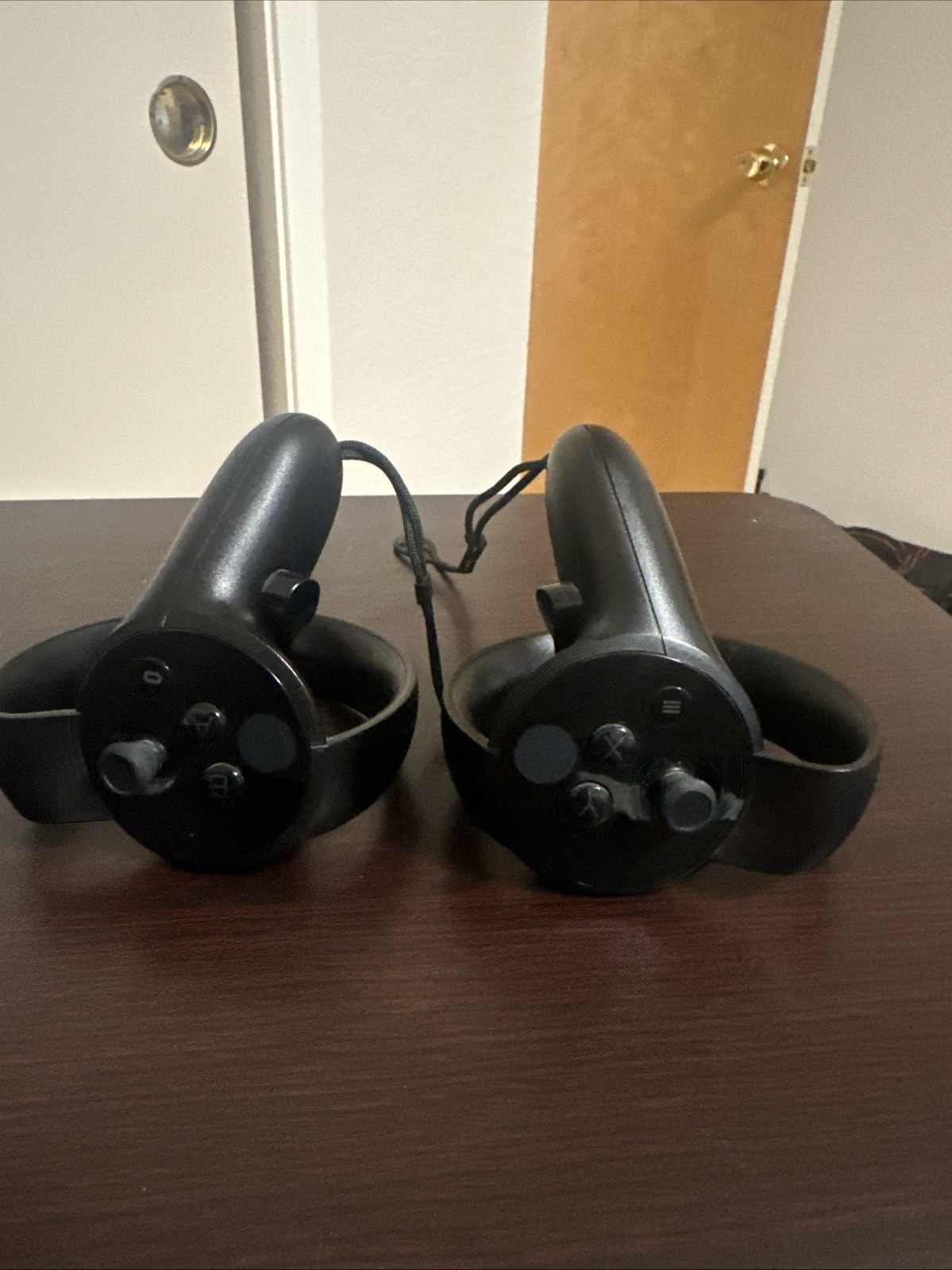 2-Oculus Rift CV1 VR Controllers Great Shape