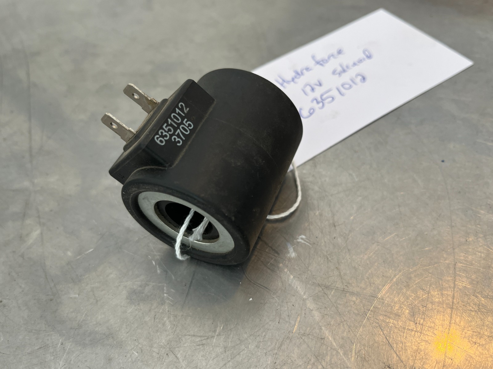 6351012  GENUINE Hydraforce  12 VDC SOLENOID  series 10   2 Spade Connector