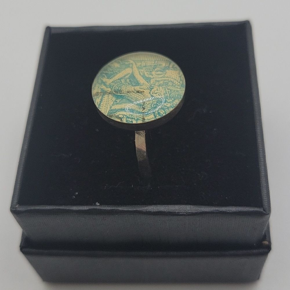 Artisan made green stamp ring silver. Size 5