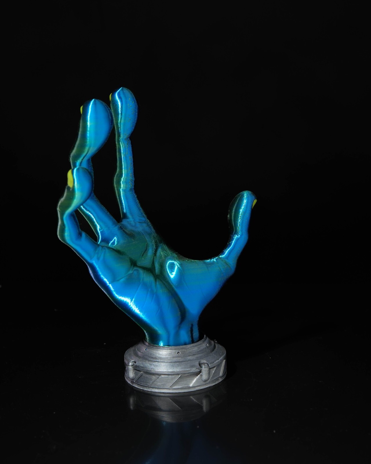 4-Finger Alien Hand | Controller Holder