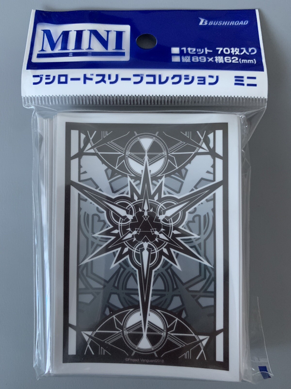 CARDFIGHT VANGUARD V SERIES IMAGINARY GIFT MARKER WHITE BLACK SLEEVES (70 PCS)