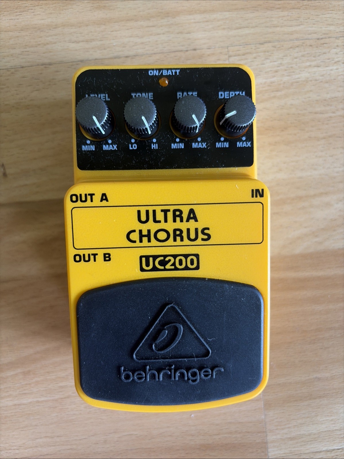 Behringer UC200 Stereo Chorus Effects Pedal With Box And Documents