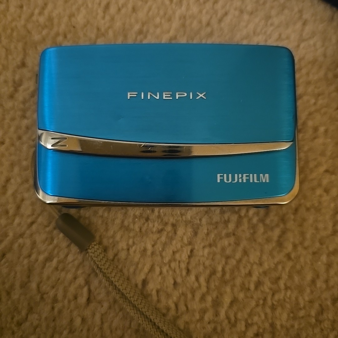 Fujifilm FinePix Z Series Z70 Blue Digital Camera - Broken