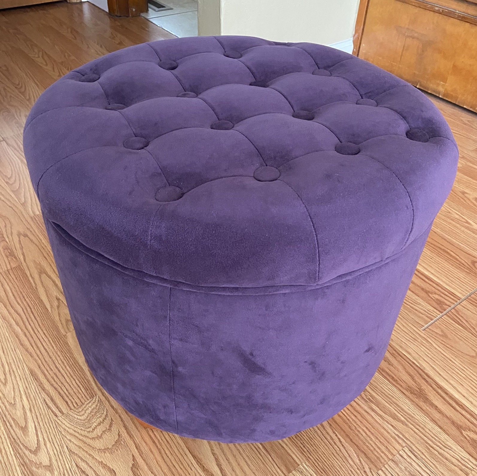 Velvet Tufted Round Storage Ottoman with Removable Lid & Storage - Purple