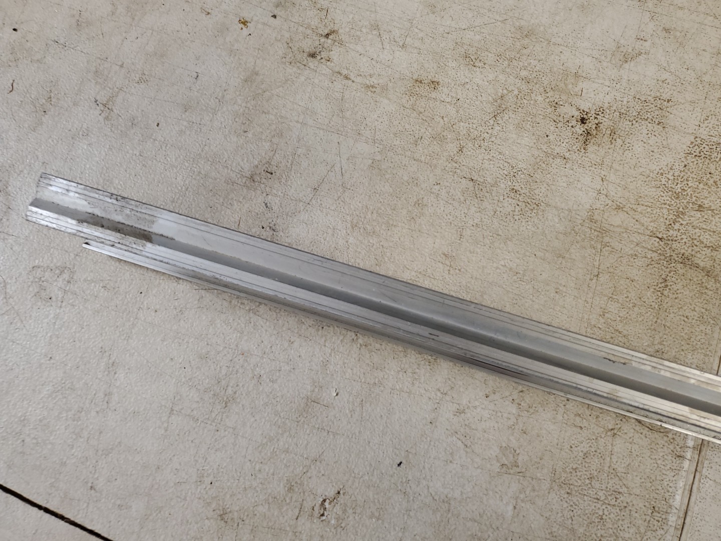 Johnson Level & Tool 48" Aluminum I-Beam Level 3 Bubbles (K00)
