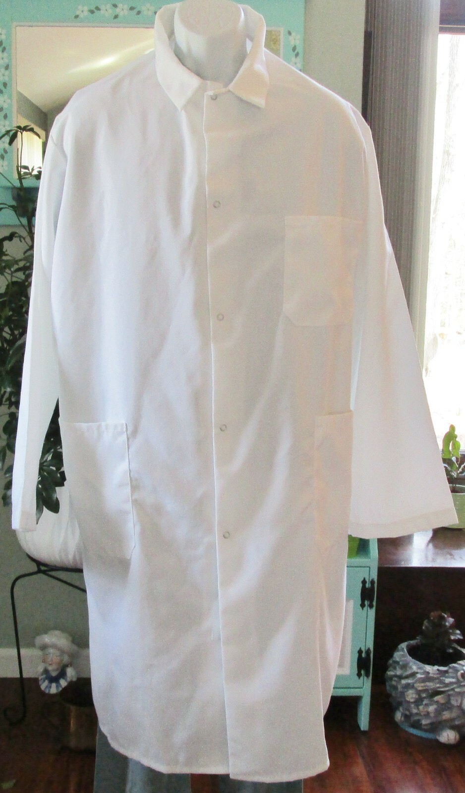 Butcher Coat Snaps 3 Pockets & Side Vents 44" Length Size 3X White