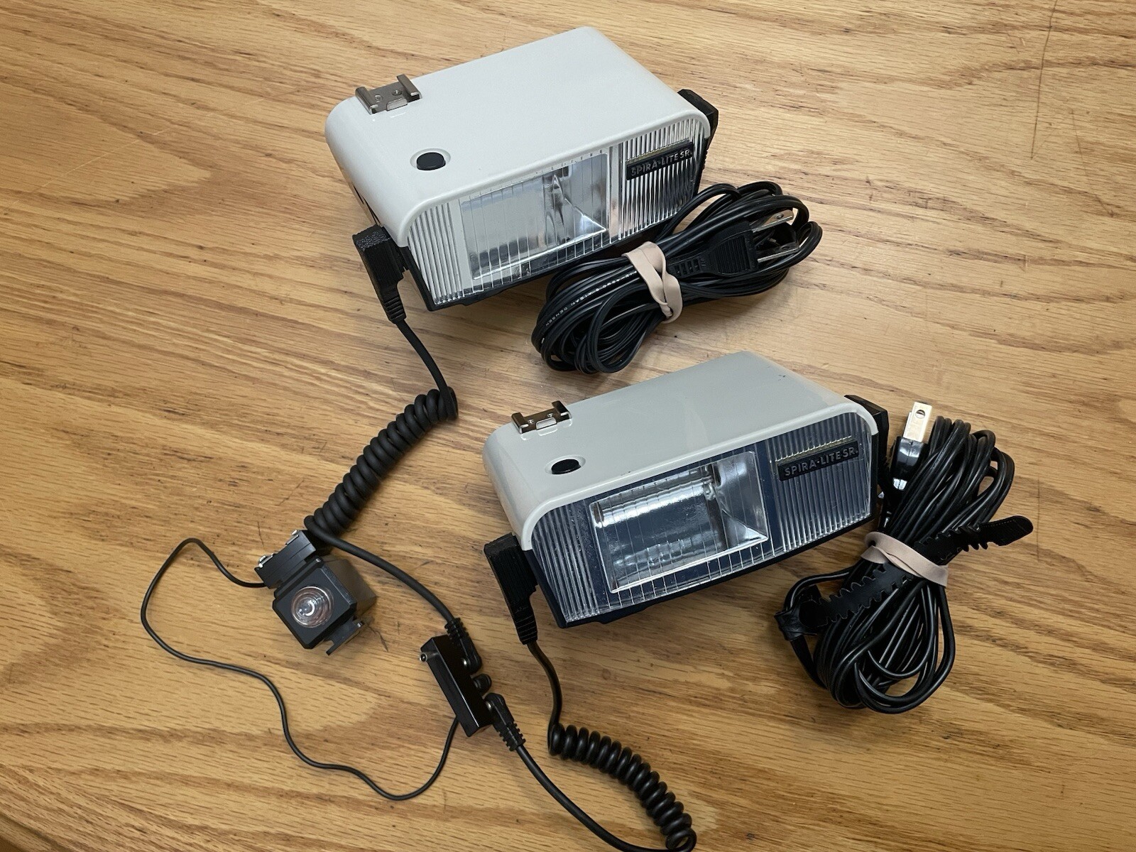 Spira-Lite SR Flash Vintage Set Of 2 With Cables
