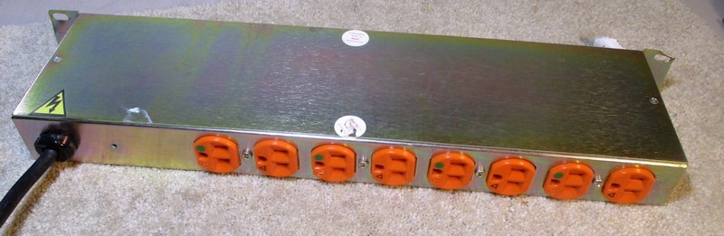 PULIZZI Z-LINE POWER CONTROLLER 12 OUTLET WITH CORD