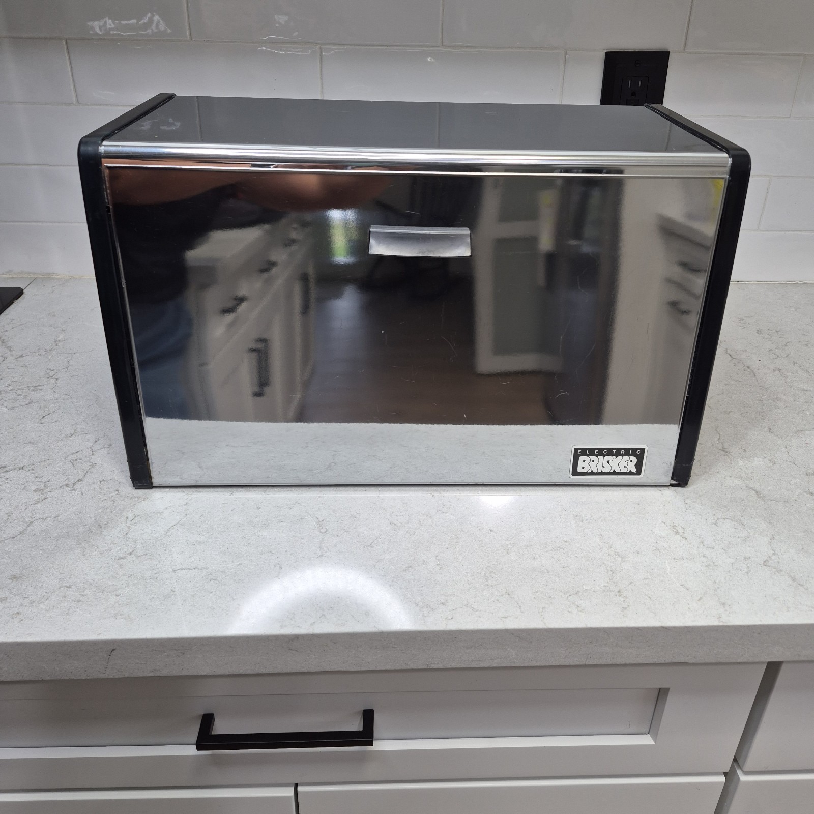Brisker Electric Dry Food Crisper Warmer Model 678A 120V 20 Watts Tested