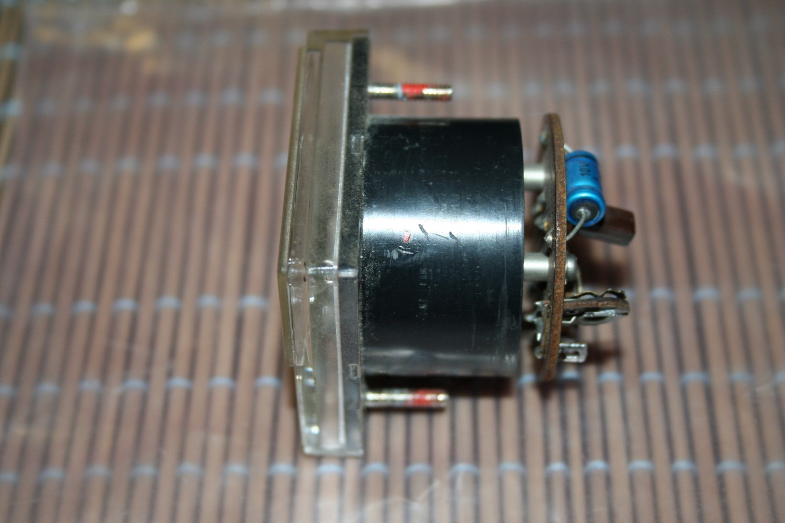 KLEIN + BUMBLEBE Vintage Level Indicator Module - Language