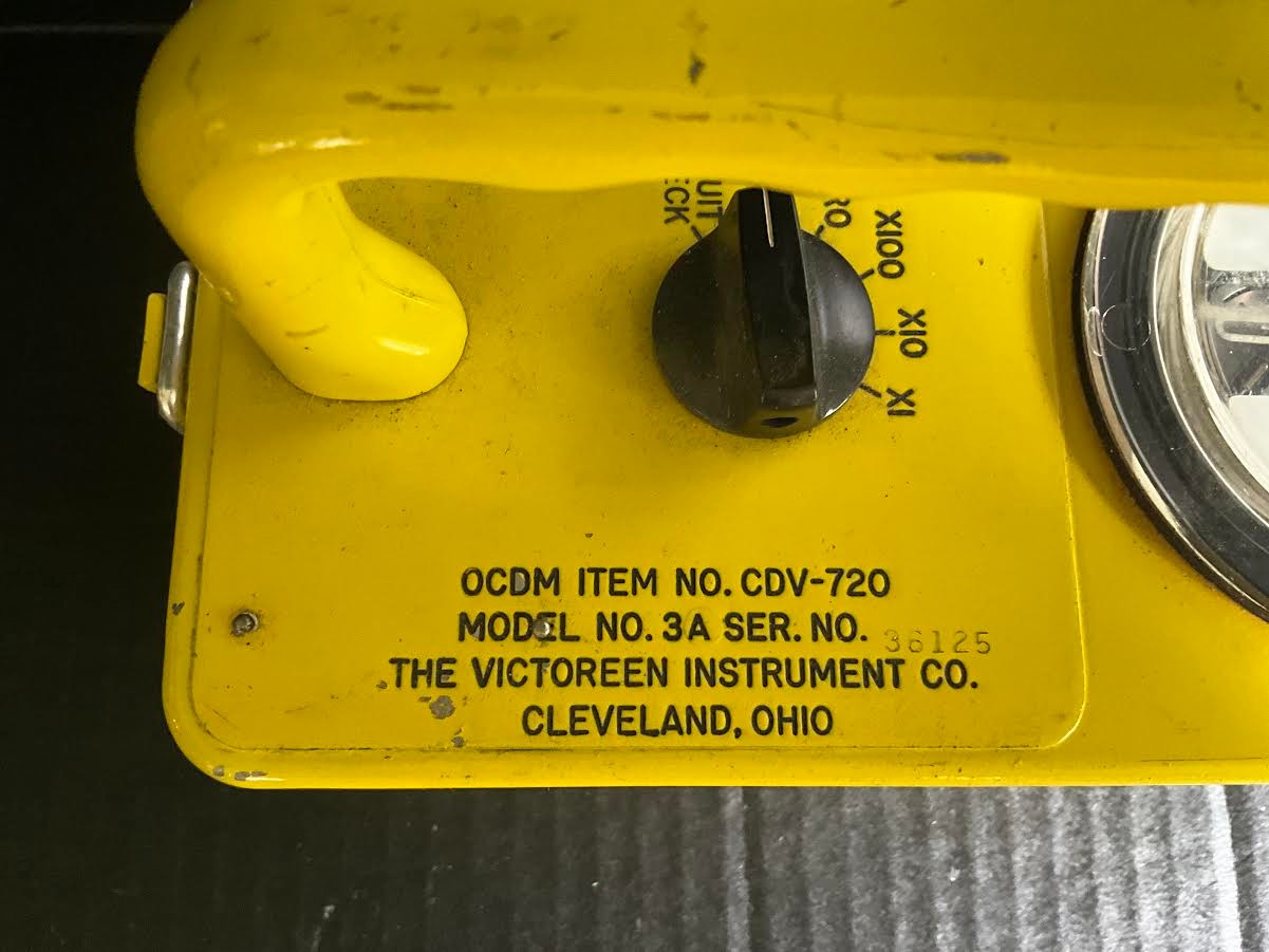 VICTOREEN INSTRUMENT CDV-720 MODEL 3A RADIOLOGICAL SURVEY METER