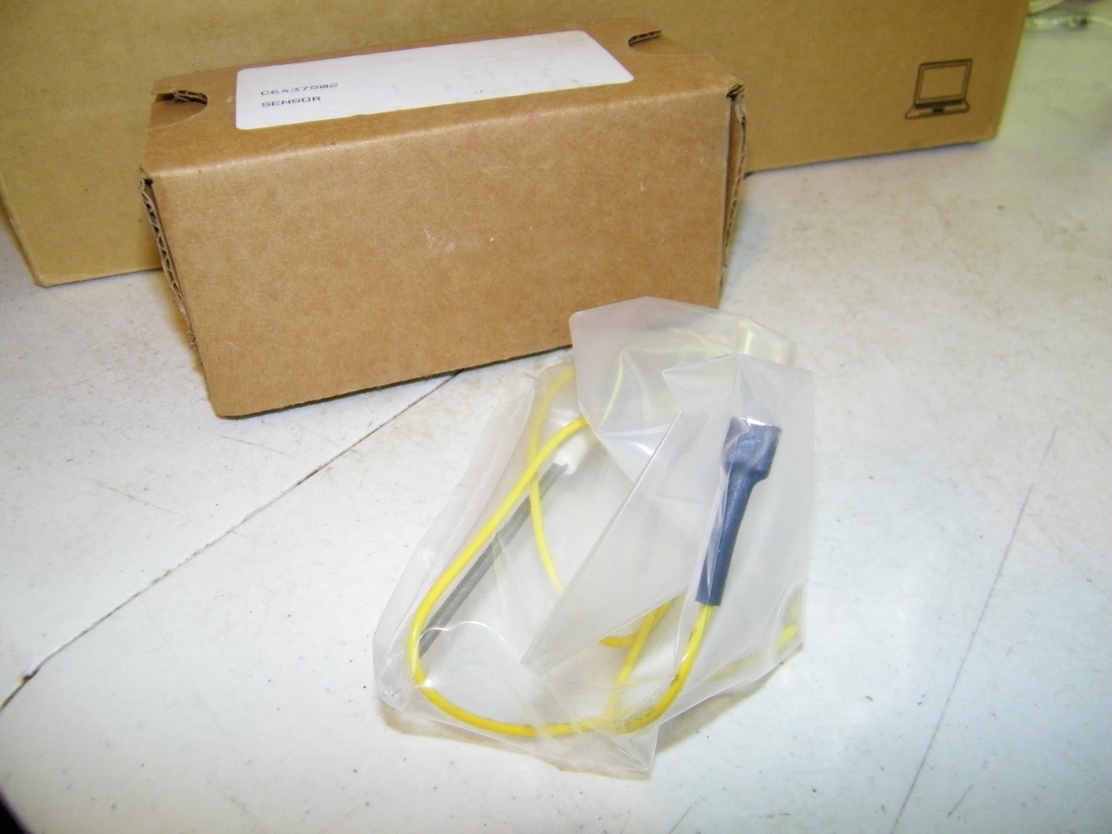 NEW Amana Goodman C6437502 Flame Sensor