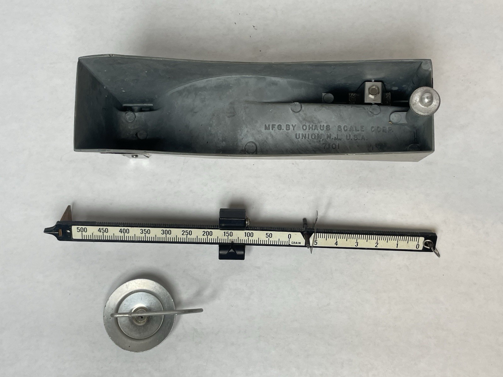 LYMAN “D5” PRECISION RELOADING POWDER SCALE - BEAM STYLE SCALE - MADE BY OHAUS