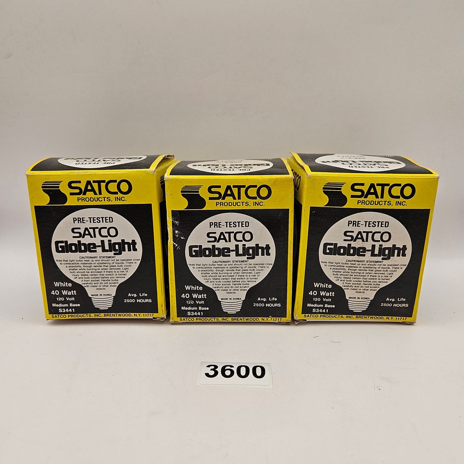 LOT OF 3 VINTAGE SATCO GLOBE LIGHT BULBS S3441 WHITE 40W G25 3-1/8" MEDIUM BASE
