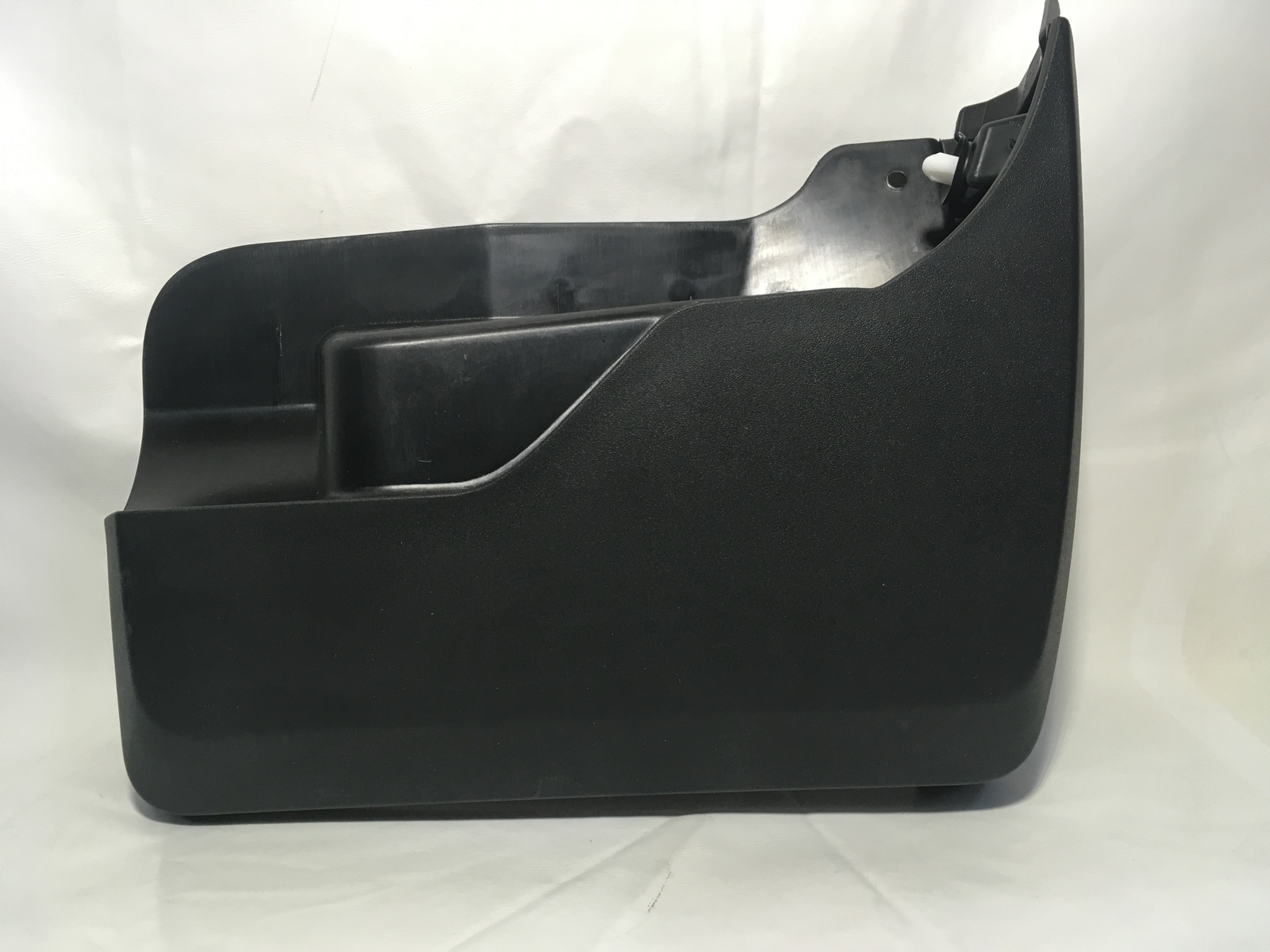 GMC SIERRA RIGHT FRONT FENDER MUD FLAP 2019-2021 NEW OEM GM  84621826