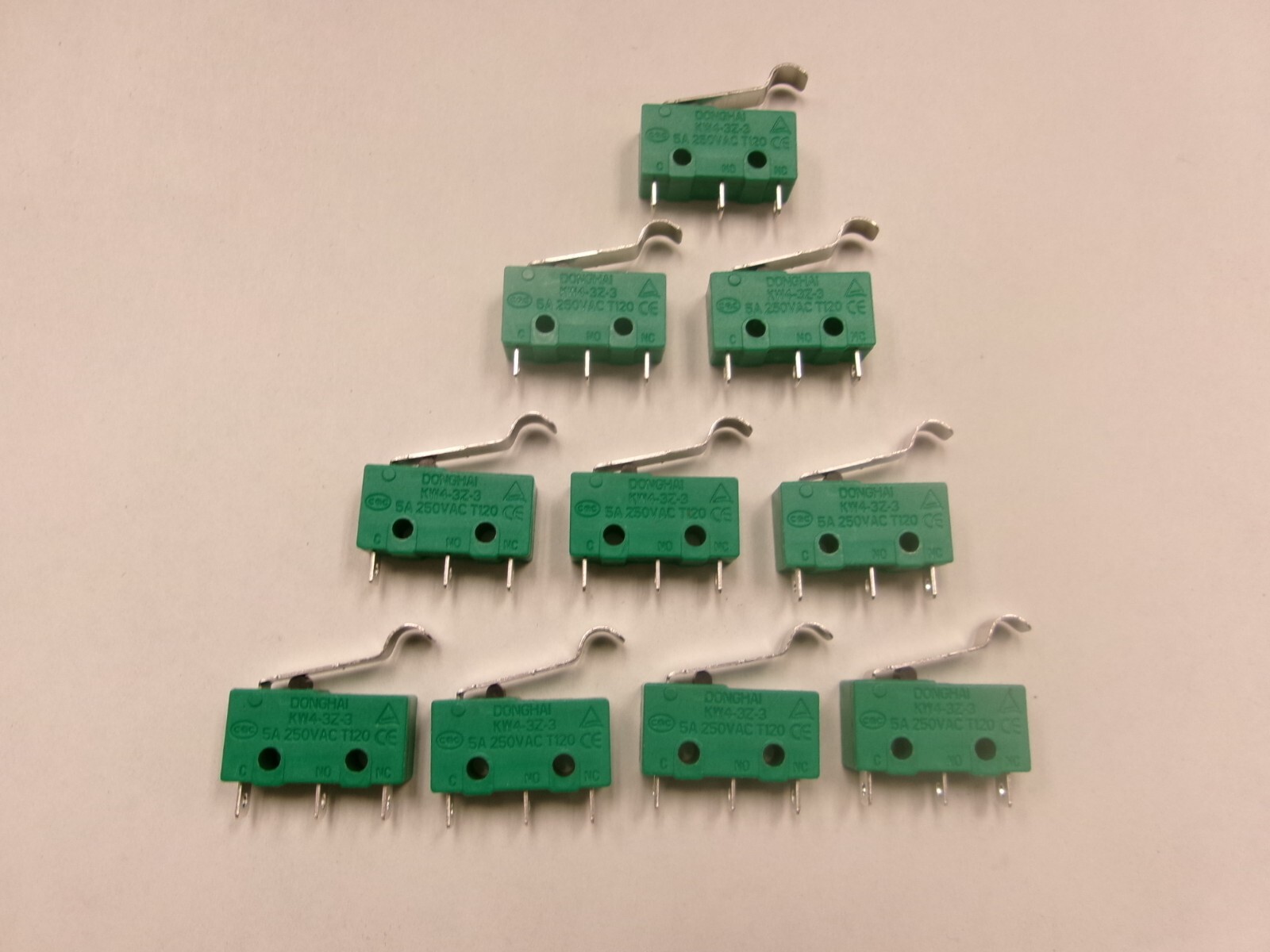 10 DONGHAI KW4-3Z-3 3 PIN MICROSWITCHES WITH R-LEVER 5A 120V/250VAC CALLIE-73