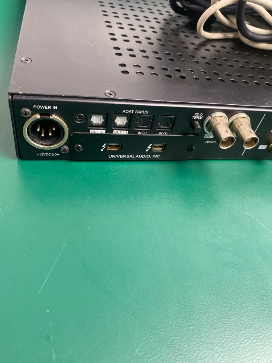Universal Audio Apollo 8p Audio Interface, Black, Thunderbolt 2 (EZ5002483)