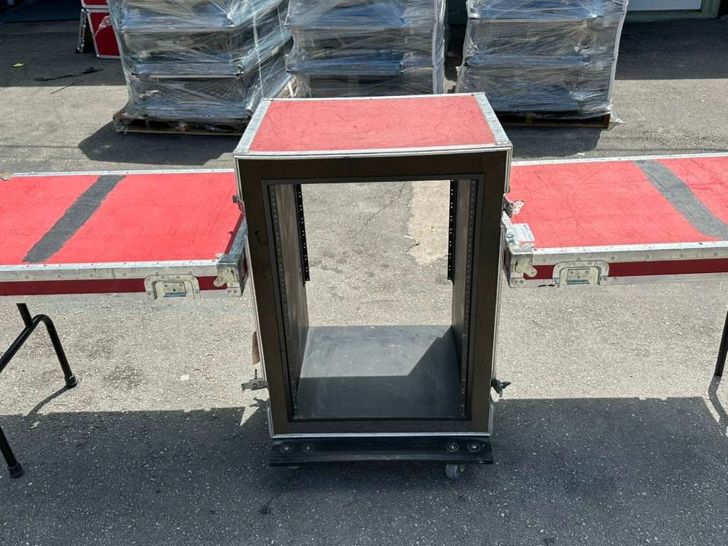 Anvil 16 Space Wheeled Rack Case #8700 (One)THS