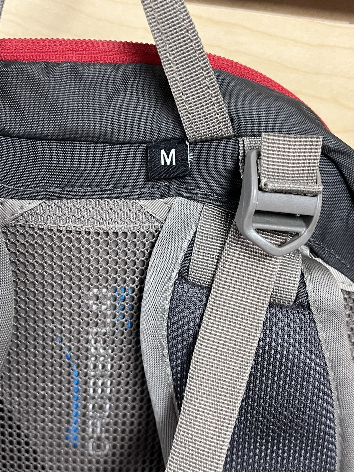 Gregory Z30 Hiking Backpack 30L Size Medium Grey Backpacking Camping
