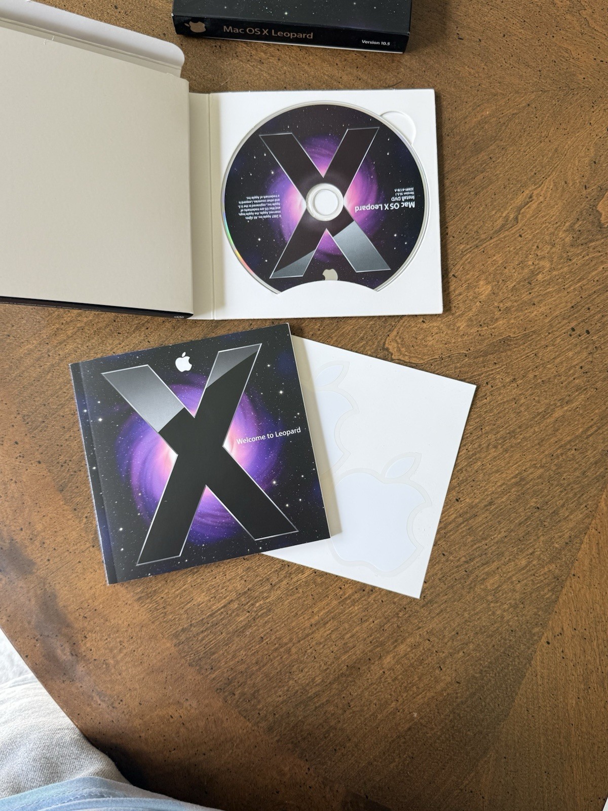 Apple Mac OS X v10.5 Leopard (Retail (License + Media)) (1 User/s) - Full...
