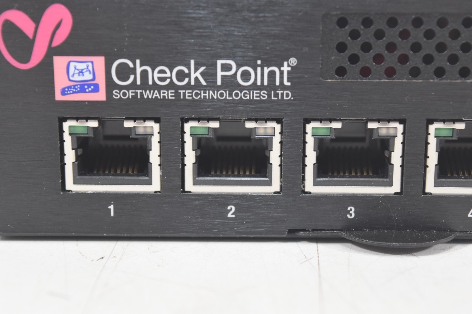 Check Point QUANTUM 3600 Security Gateway AI ML Powered Threat Prevention