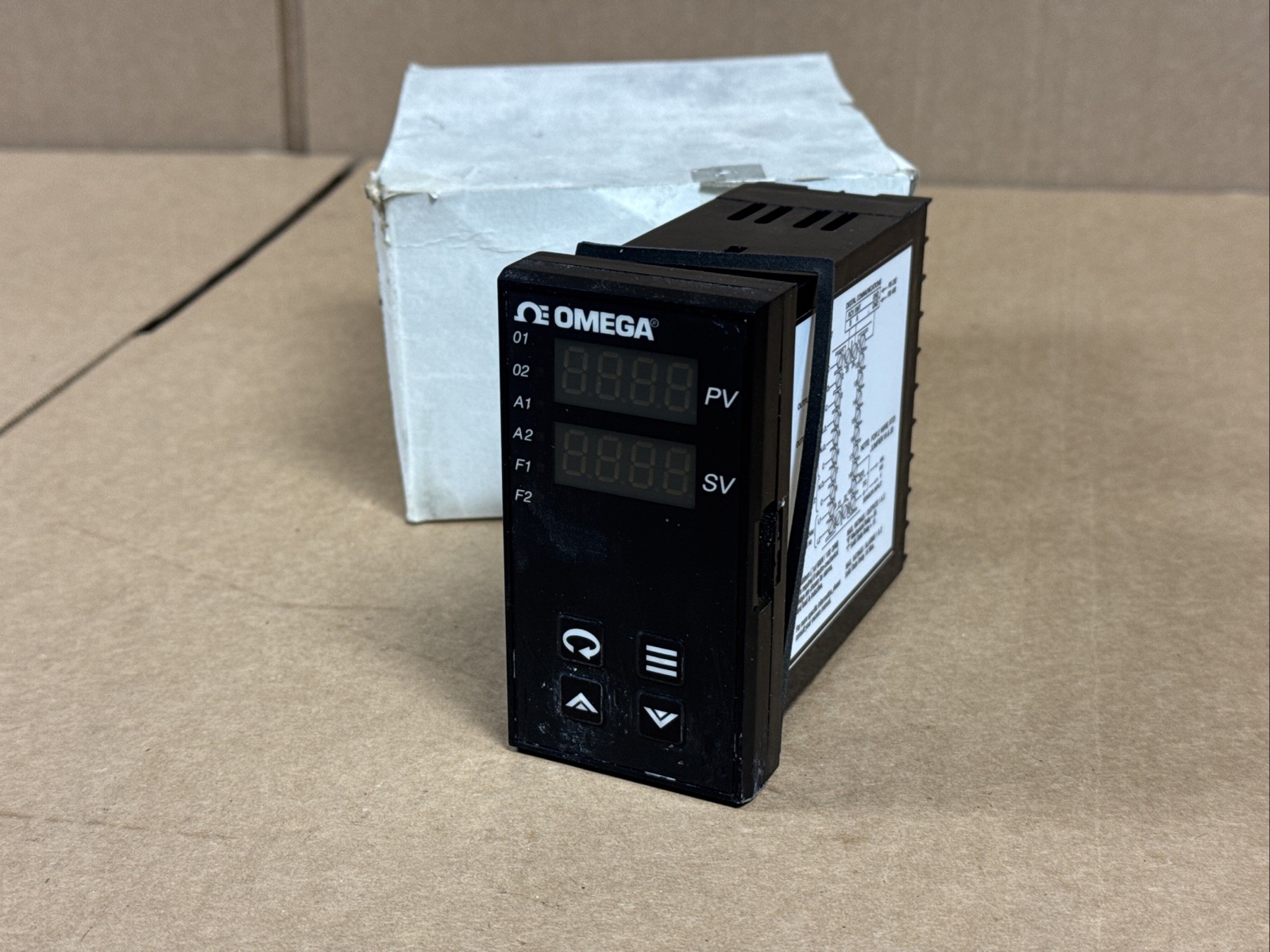 NEW Omega CN8241-F1-AL1-C2 Temperature Process Controller 115/230V FAST SHIPPING