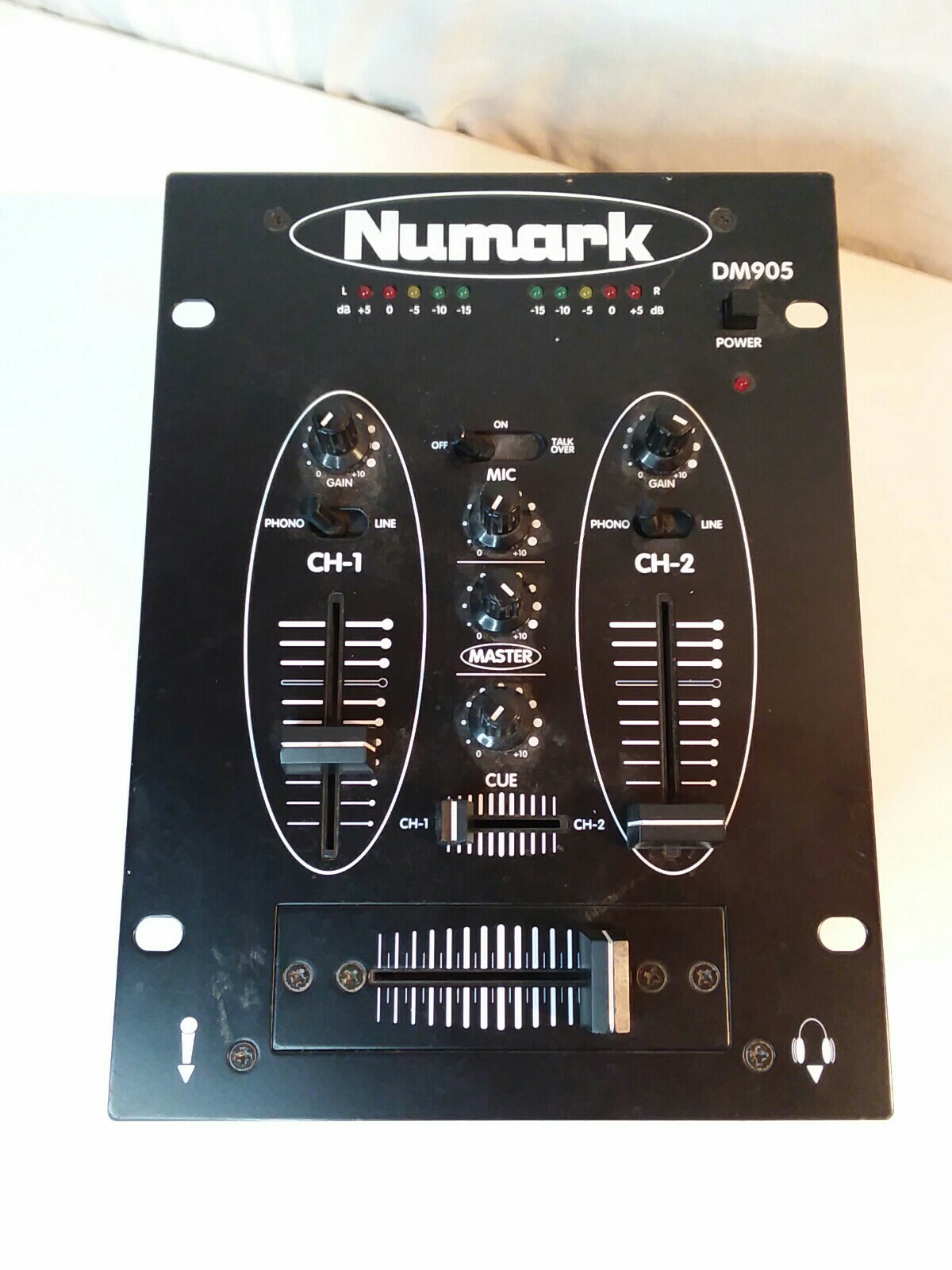 NUMARK DM905 PreAmp DJ Mixer Black no power cord