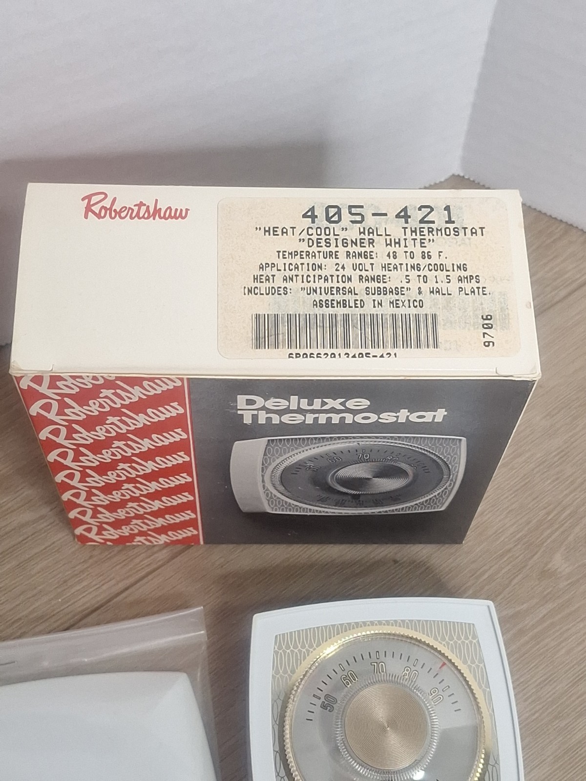 Robertshaw 405-421 Non-Programable Mechanical Thermostat 24V Designer White Nos