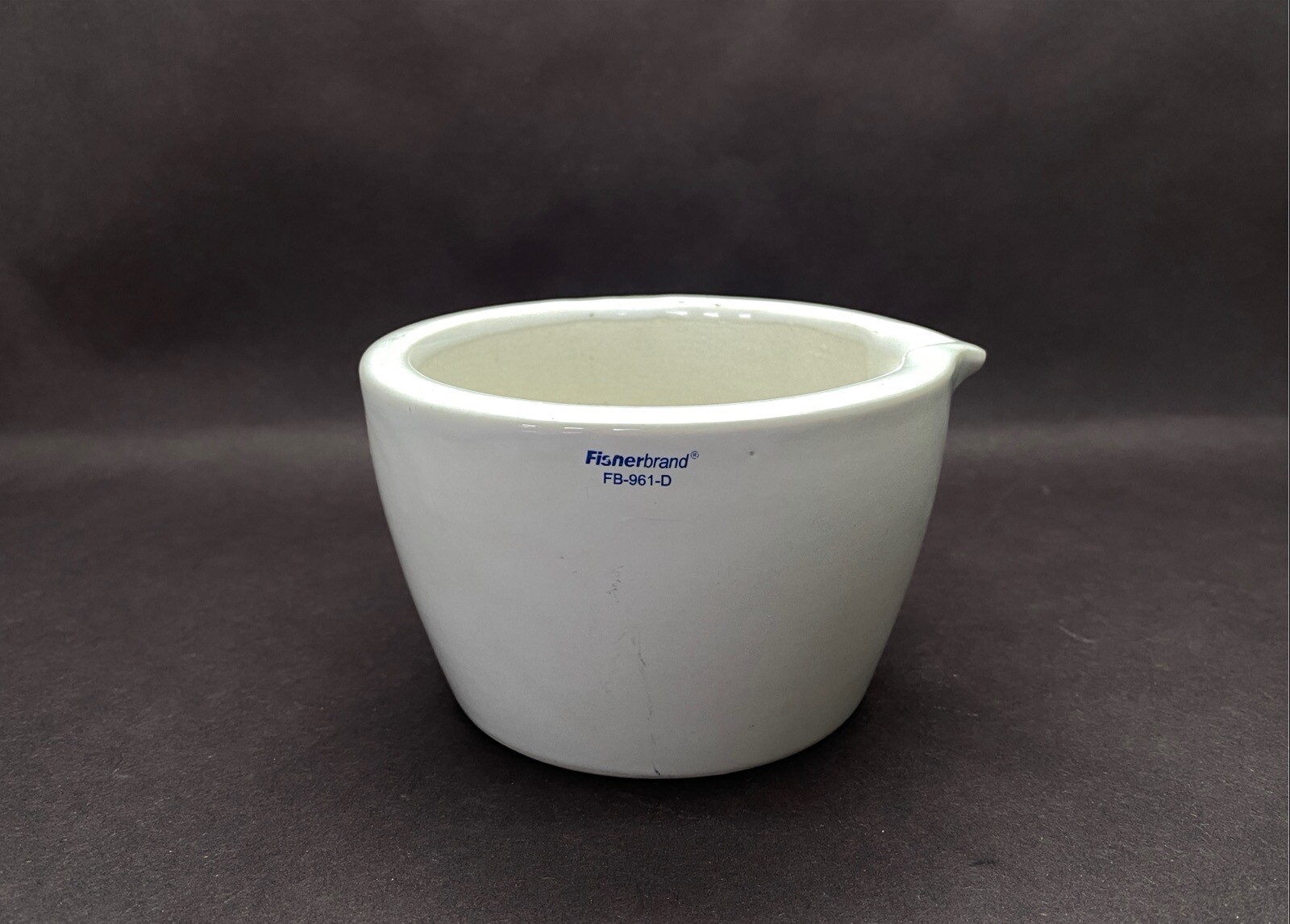 Fisherbrand 275mL Glazed Porcelain Mortar, 115mm OD x 70mm Height FB-961-D, Chip