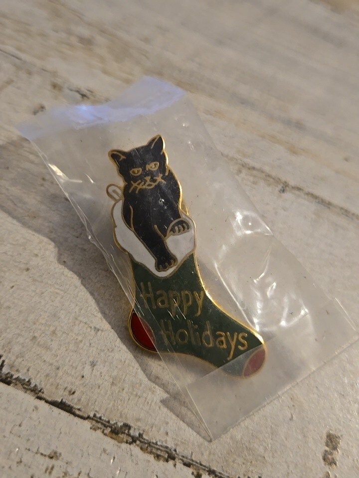 Vintage Happy Holidays cat Inside Stocking Christmas pin P5