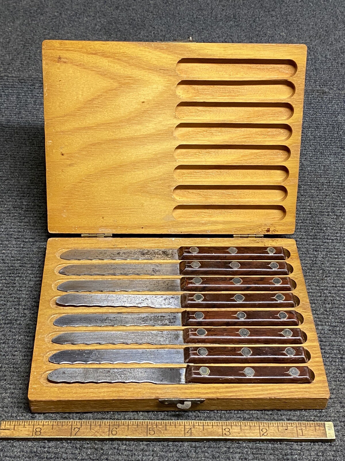Vintage 8 Piece Simmonds Hardware Stainless Steak Knife Set With Oak  Box