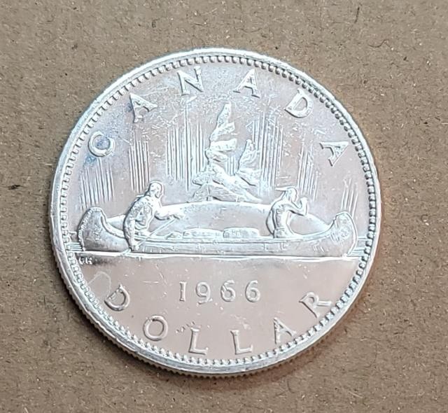 $1 Voyager Canoe 1966 Canada Ag