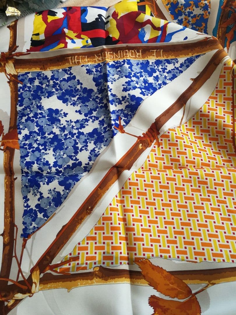 HERMES Scarf Carré 90 Chic Robinson