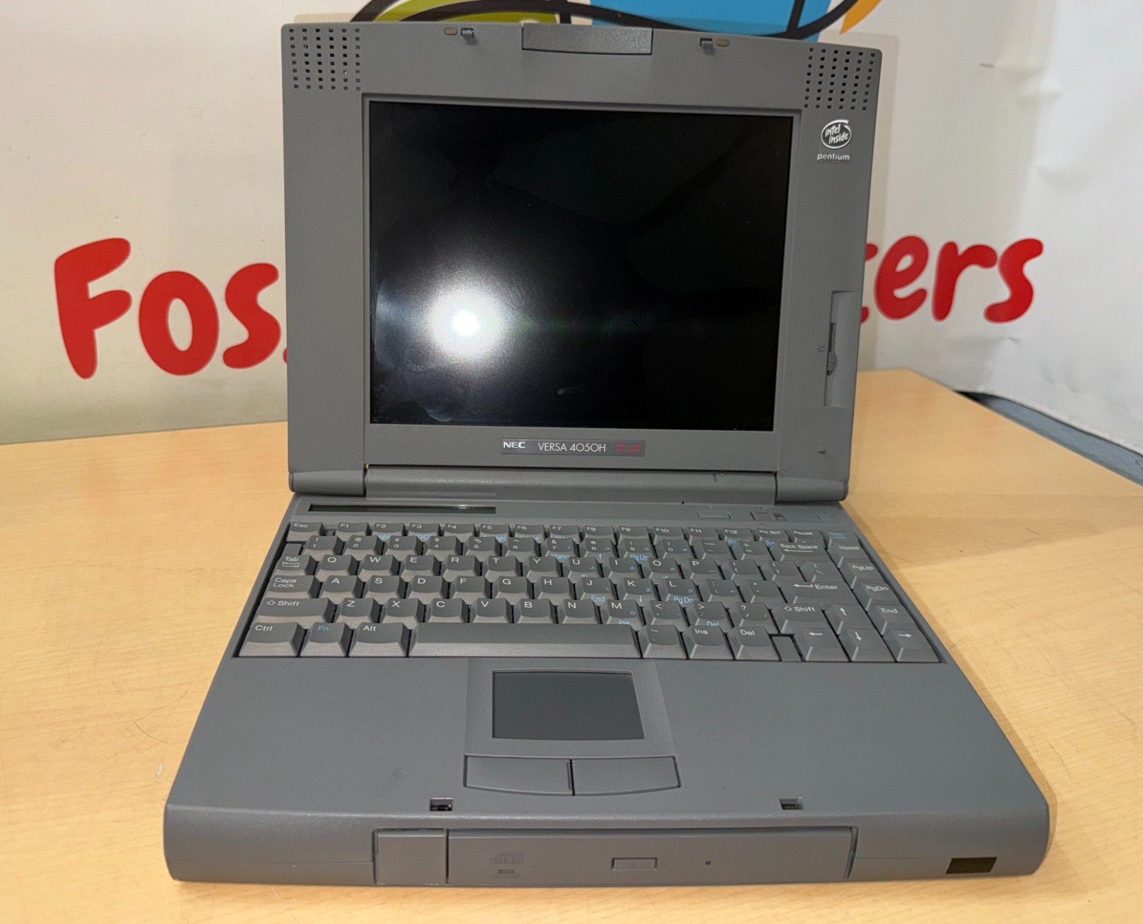 1995 NEC Versa 4050H PC-6110-71602 10.4" Laptop