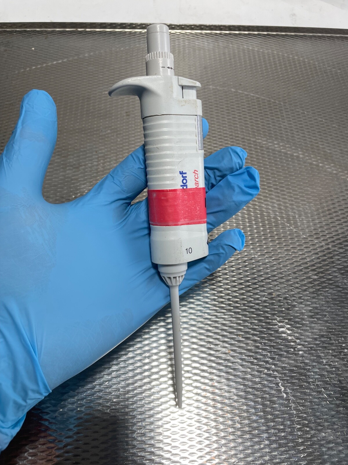 Eppendorf Research Adjustable Volume Single Channel Pipette 0.5 - 10 uL