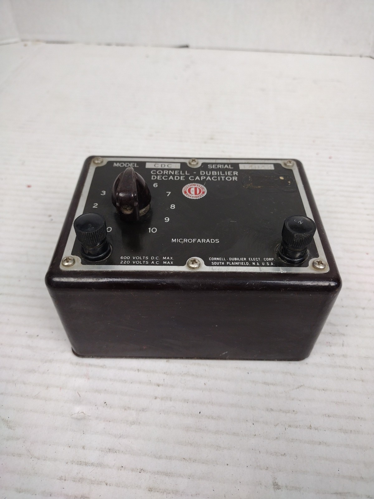 Cornell Dubilier Decade Capacitor CDC 5 Box 600 VDC 220 VAC Max