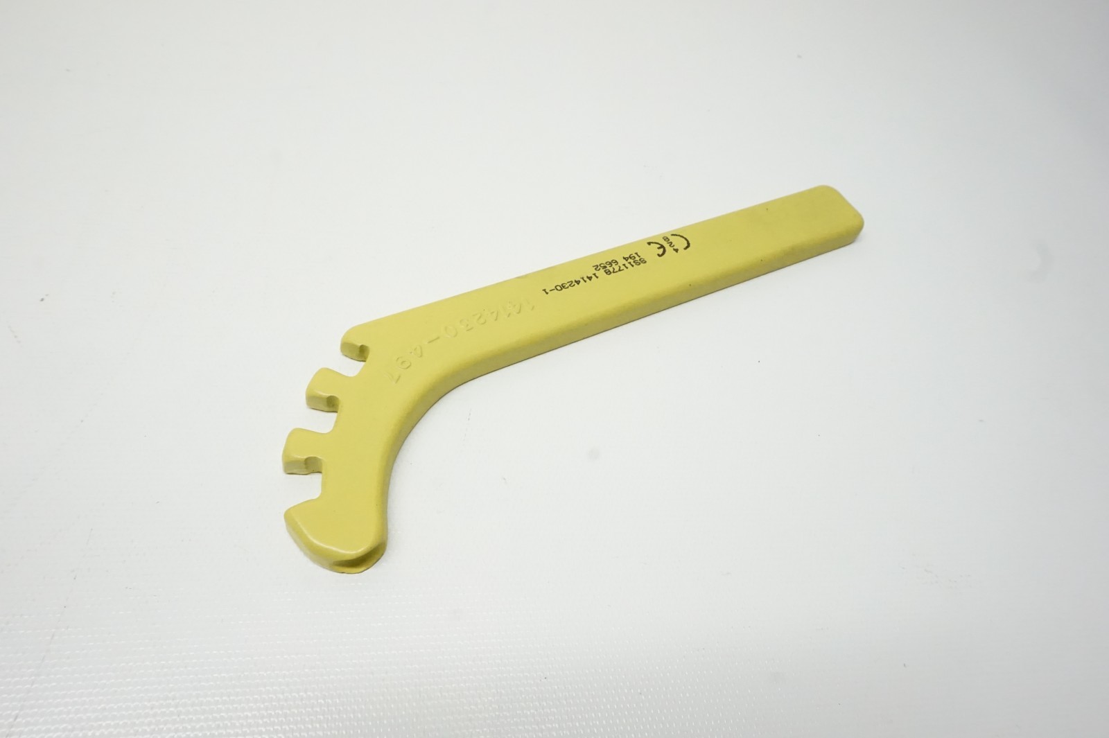 New Surplus Cessna Factory Seat Cam ASSY P/N: 1414230-1