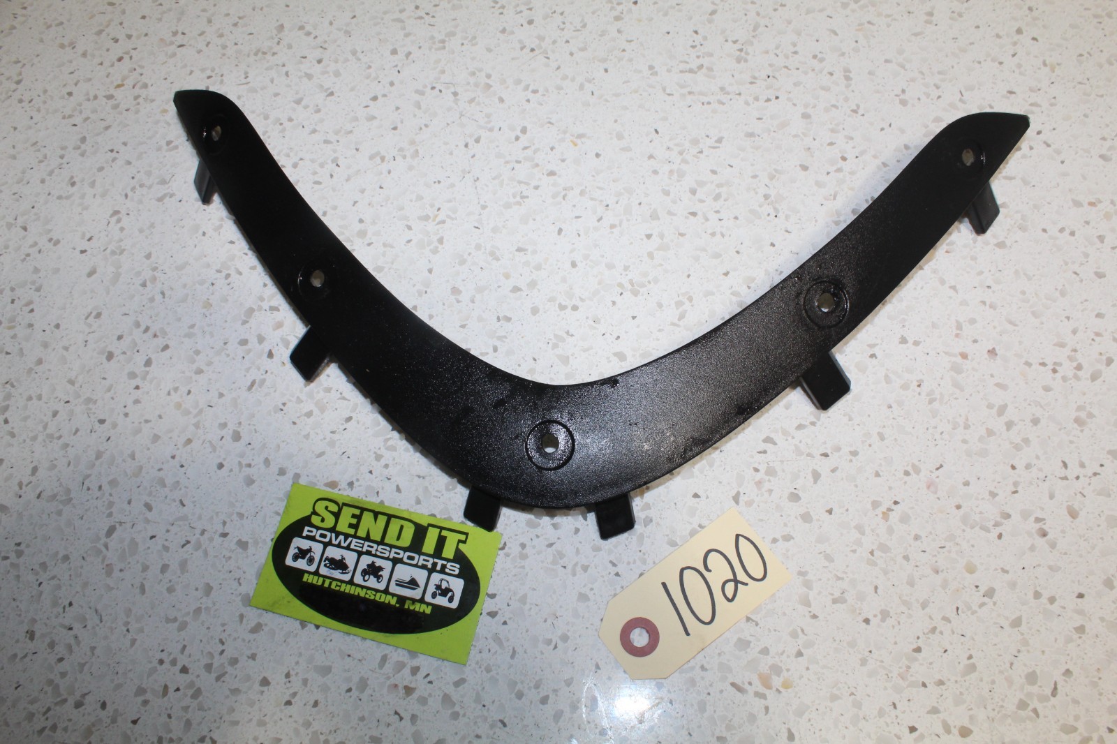 132	2008 Polaris Switchback 700	Windshield Retainer	5435520