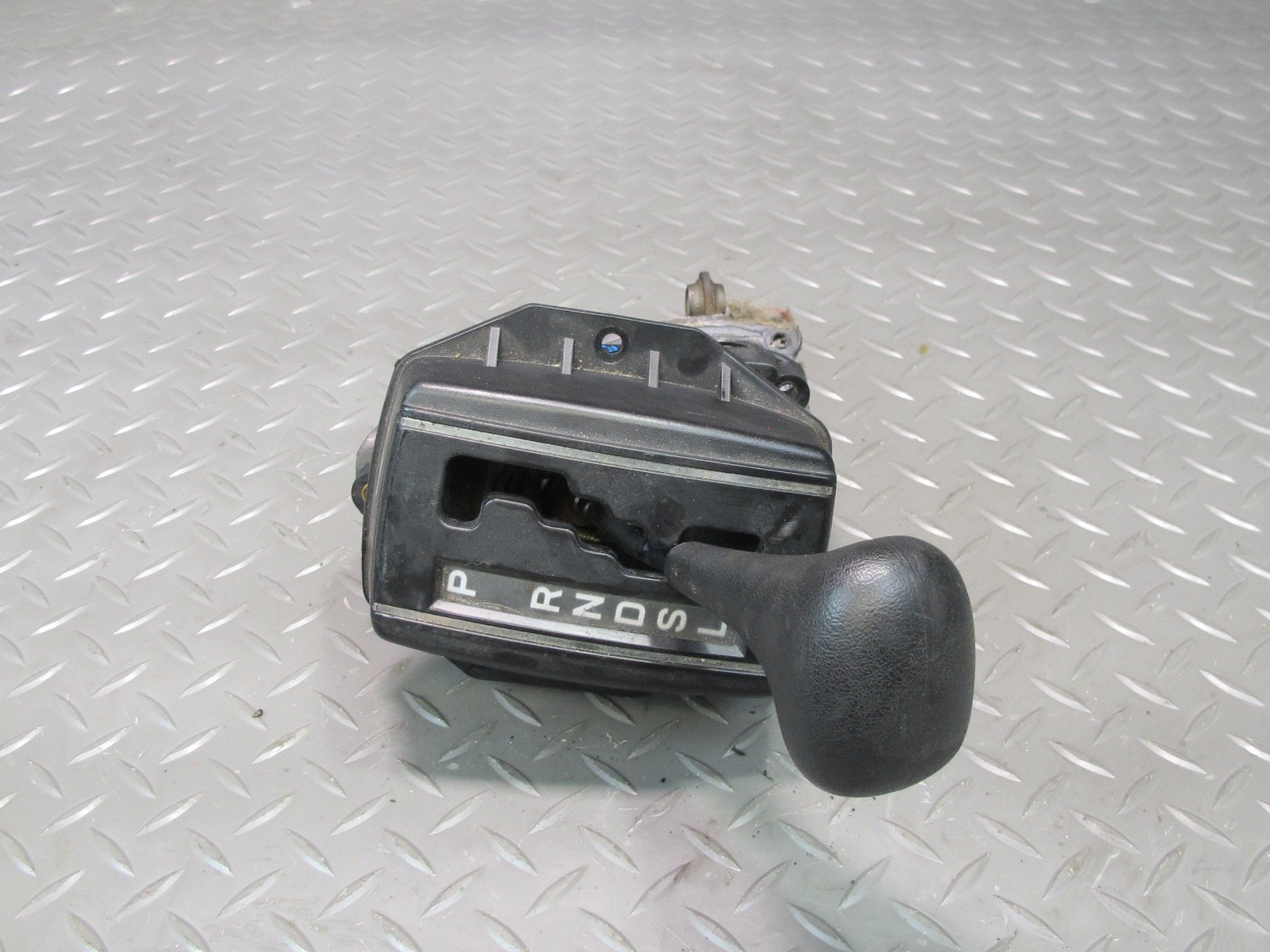 82-85 MERCEDES W123 300D A/T AUTOMATIC TRANSMISSION GEAR SHIFTER BLACK OEM