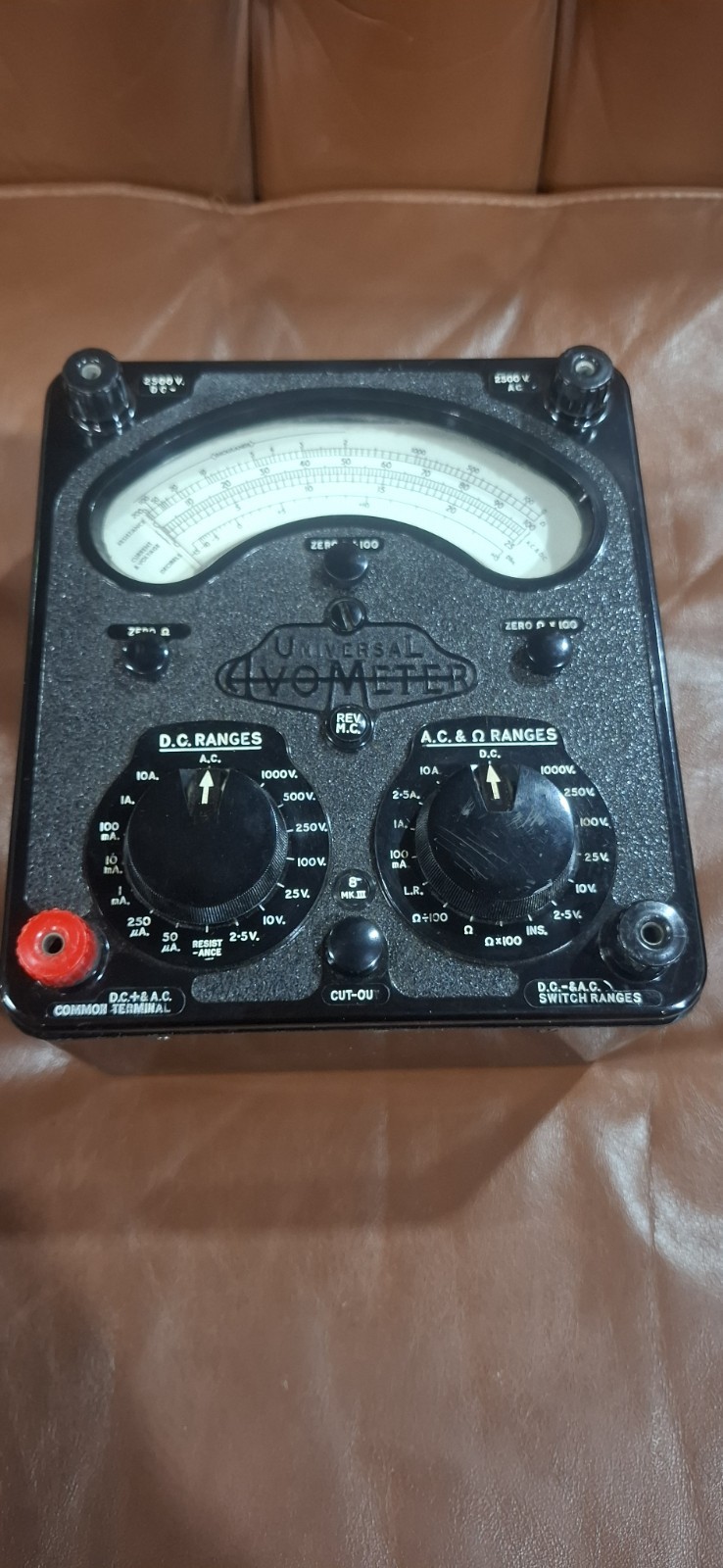Beautiful Universal AvoMeter 8 MKIII Museum Quality w/ case, leads & booklet mk3