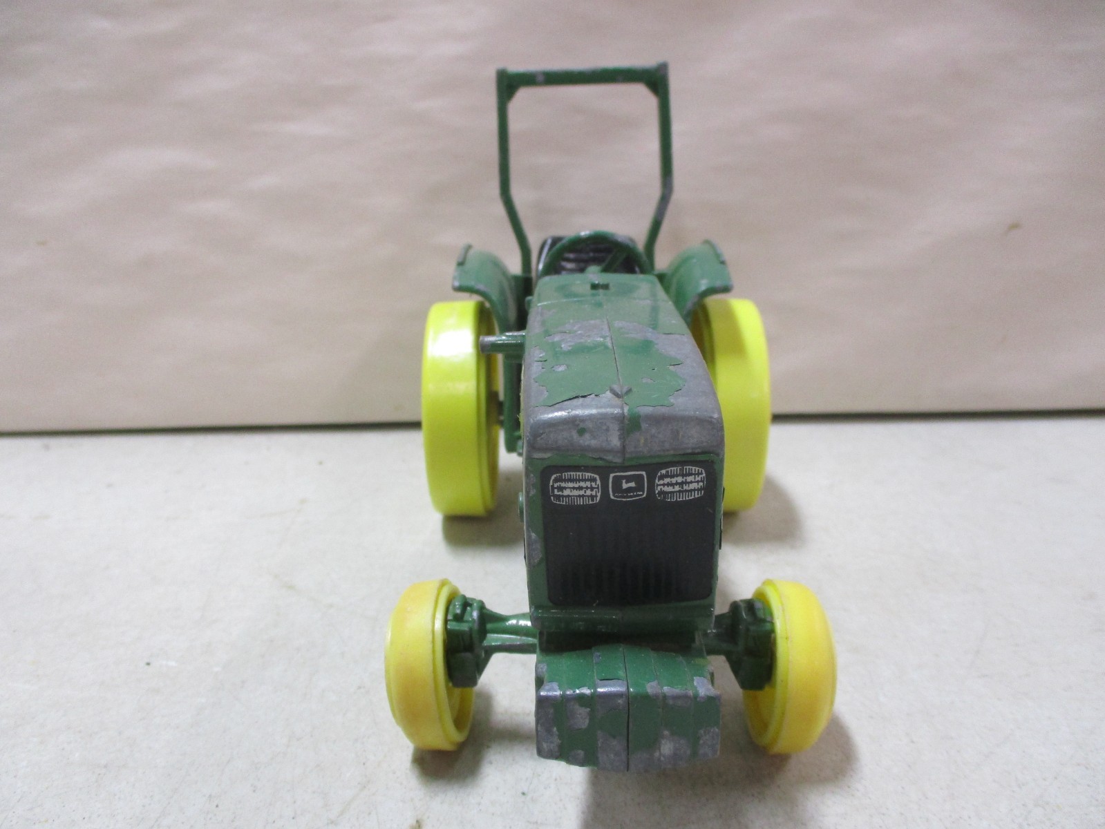 Ertl John Deere Farm Tractor