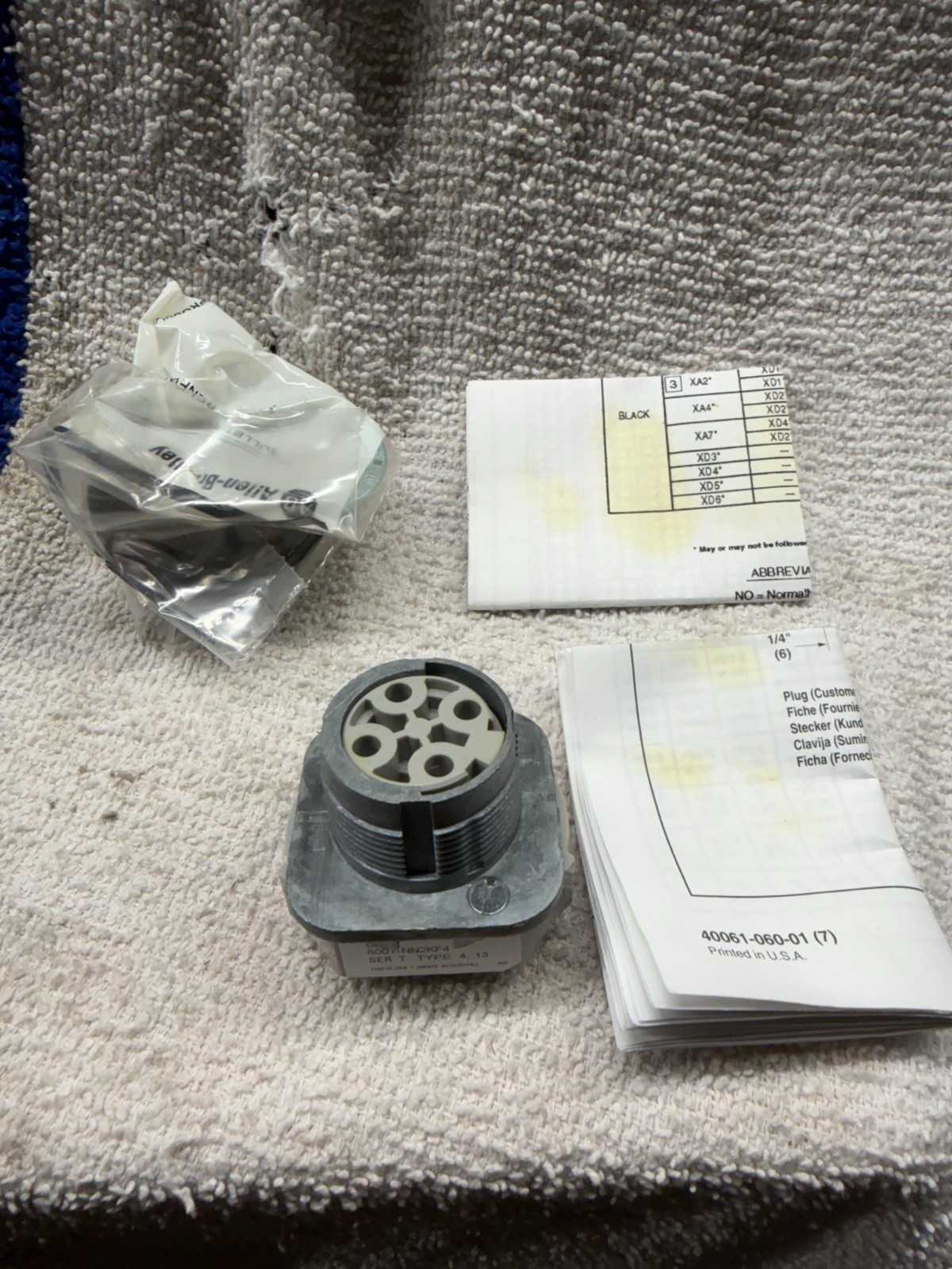 NEW Allen Bradley Bulletin 800T 800T-NN2KF4 30mm Selector Switch 30mm Pushbutton