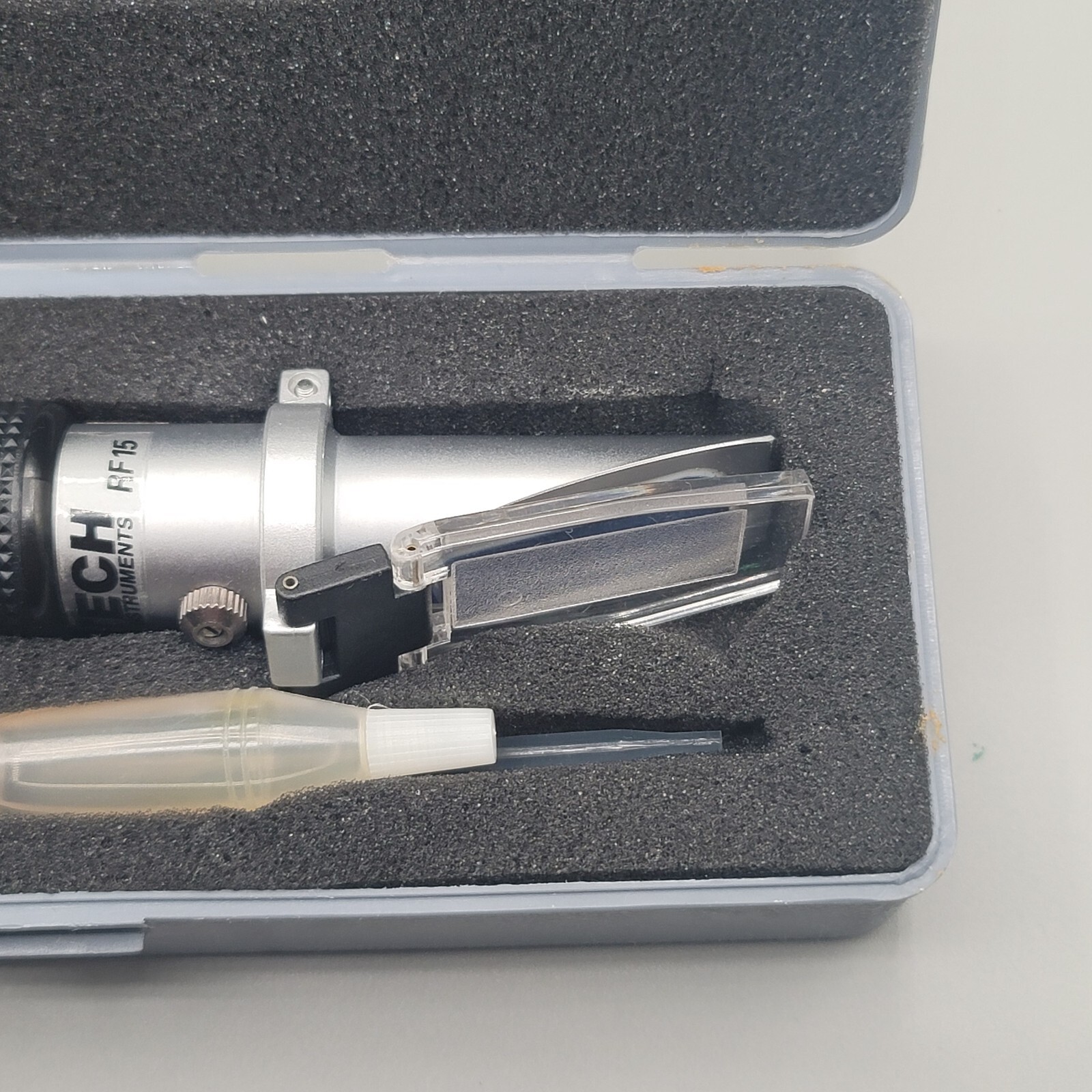 Extech Instruments RF15 Portable Refractometer With Case
