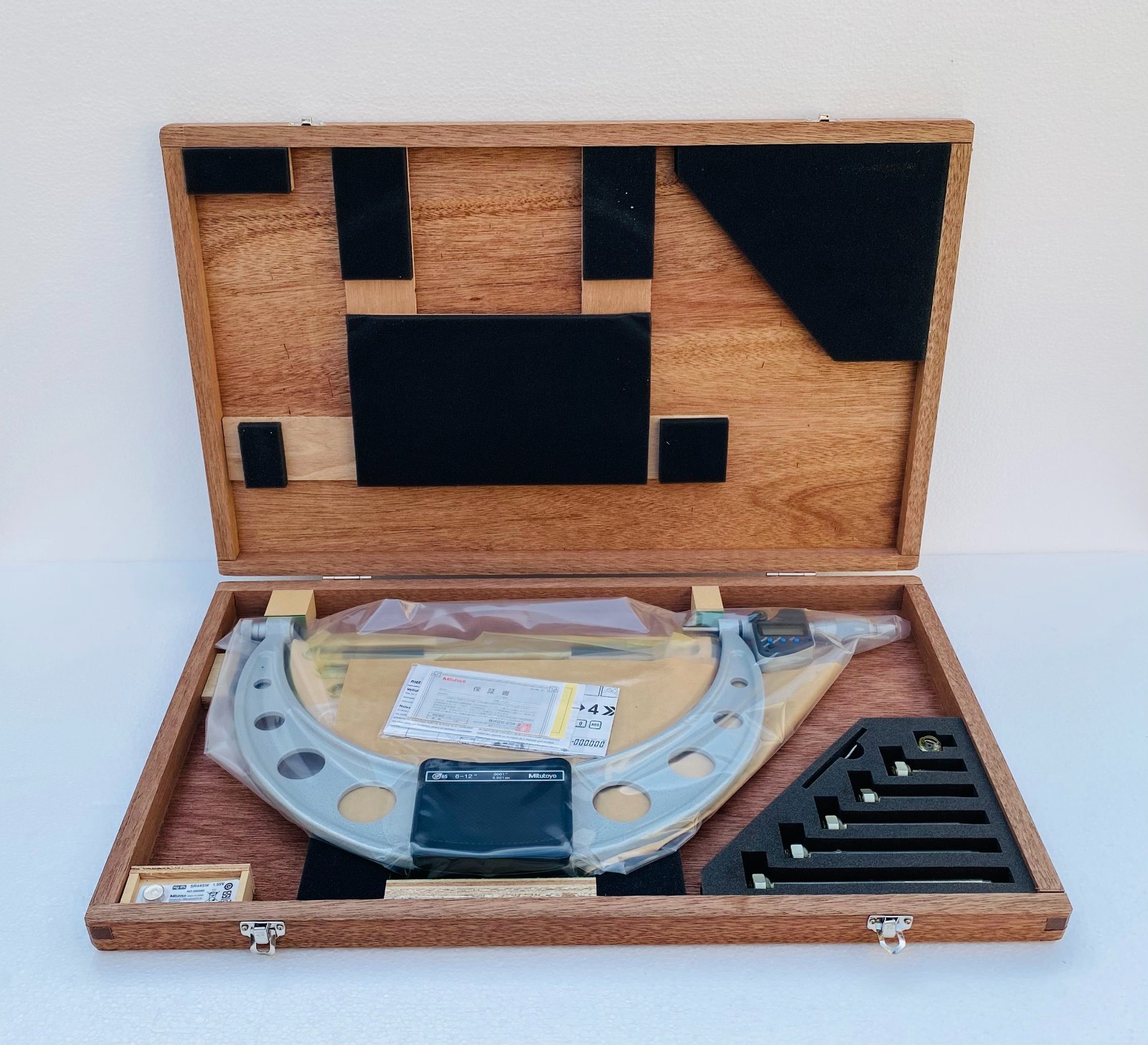 Mitutoyo 340-352-30 Digimatic Outside Micrometer 6"-12" /304 MM