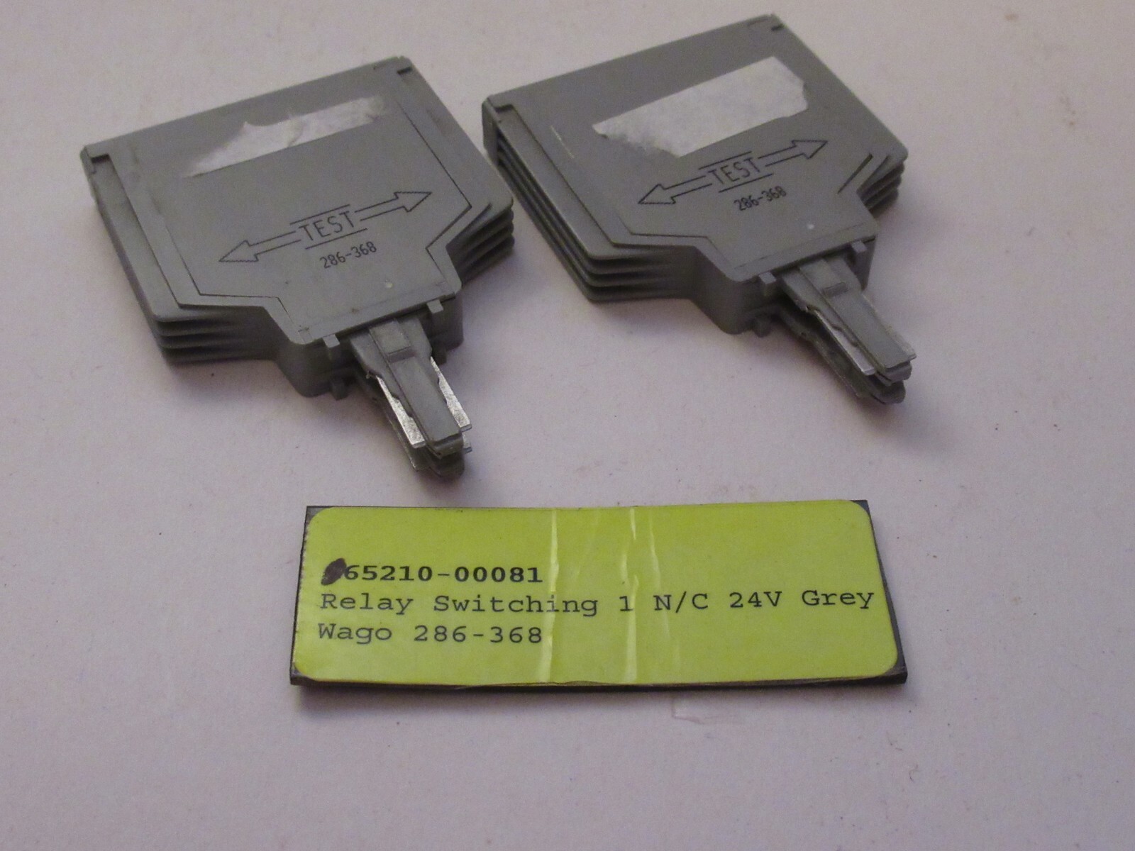 (NEW - Lot of 2) WAGO 286-368 65210-00081 N/C 24V Grey Relay Switching Module