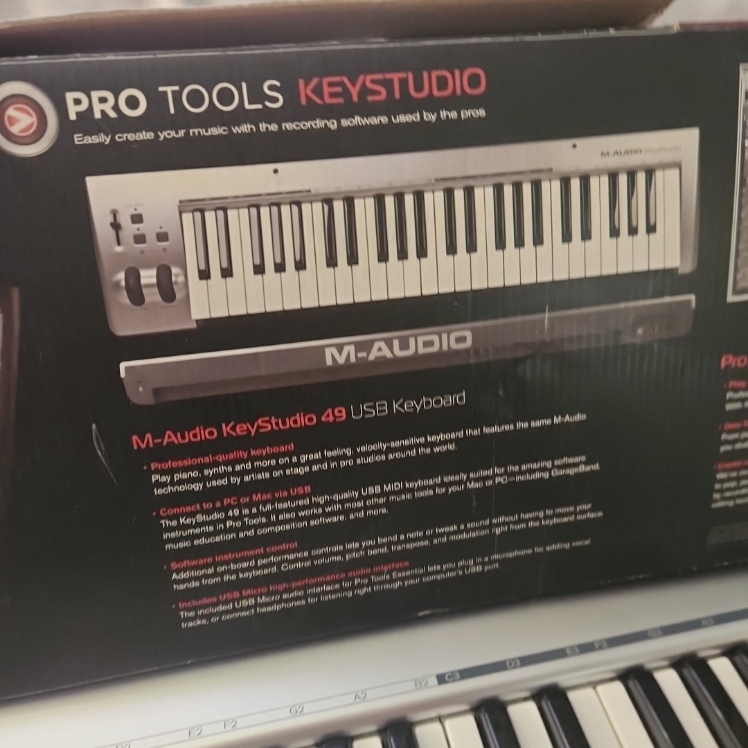 M-Audio KeyStudio 49 Keyboard In Original Box USB Beat Making Piano PC / Mac